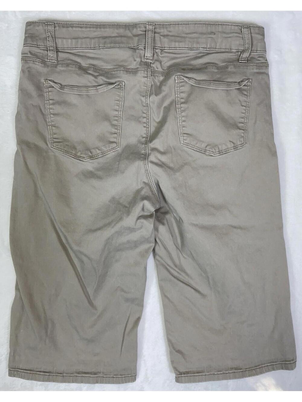 Buffalo David Bitton Samuella Shorts Bermuda Womens 8/29 Light Green 31x13 - Picture 8 of 9